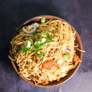 Wok Tossed Hakka Noodles